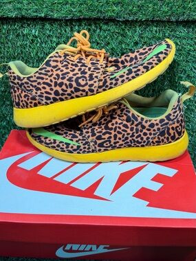 Nike Roshe Run FB Leopard Bright Citrus Orange 580573-838 Men's Size 8.5 W/ Box